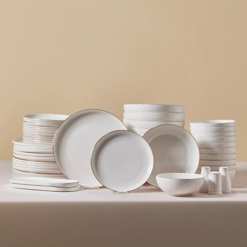 Wochenendangebot Karaca Stream Bone China Favaro 53-teiliges Tafelservice für 12 Personen, Gold